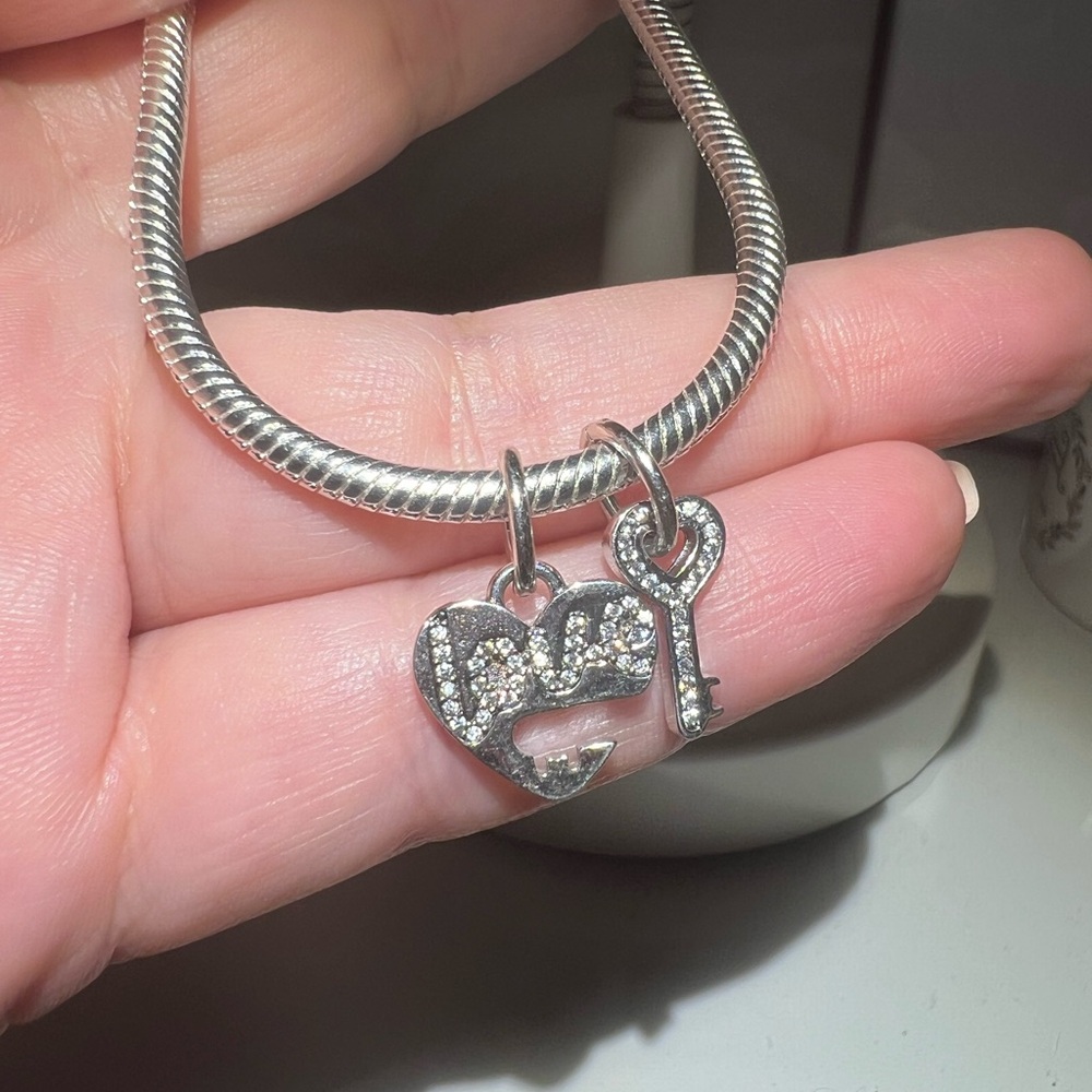 Splitable Heart & Key Dangle Charm - image 4